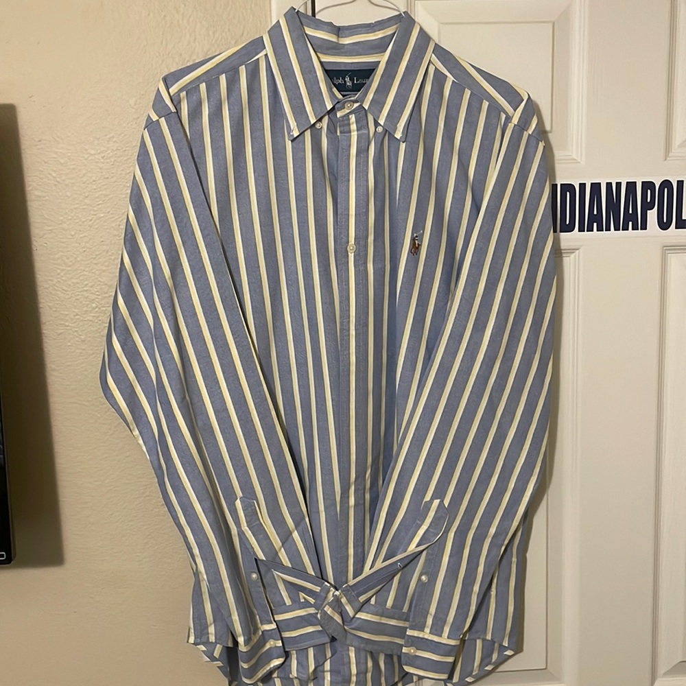 Ralph Lauren button down polo. Size Large. Classic fit